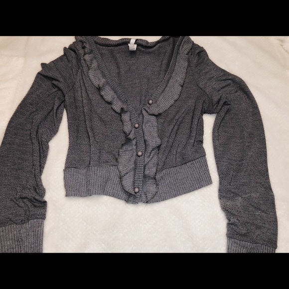 💕Gray crop cardigan 💕 - Picture 1 of 1